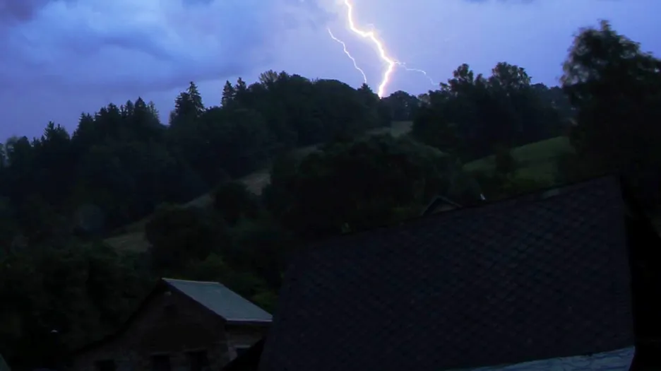 Večerní bouřka nad Dolními Štěpanicemi