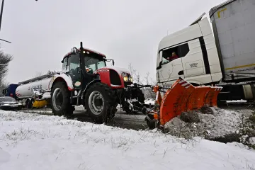 Sněžení způsobilo komplikace na dálnicích