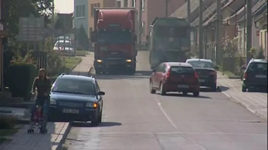Místní silnice zatěžují kamiony