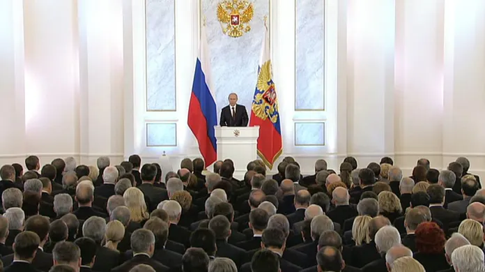 Vladimir Putin přednáší poselství o stavu země