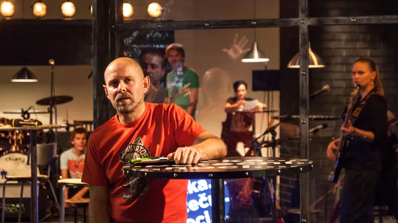 Marek Hlavica - Tečka páteční noci