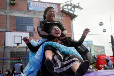 Létající ženy v sukních. Bolívijské wrestlerky se vrací do ringu