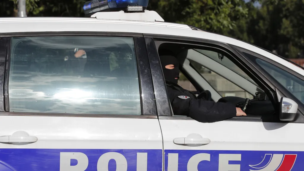 Francouzská policejní hlídka