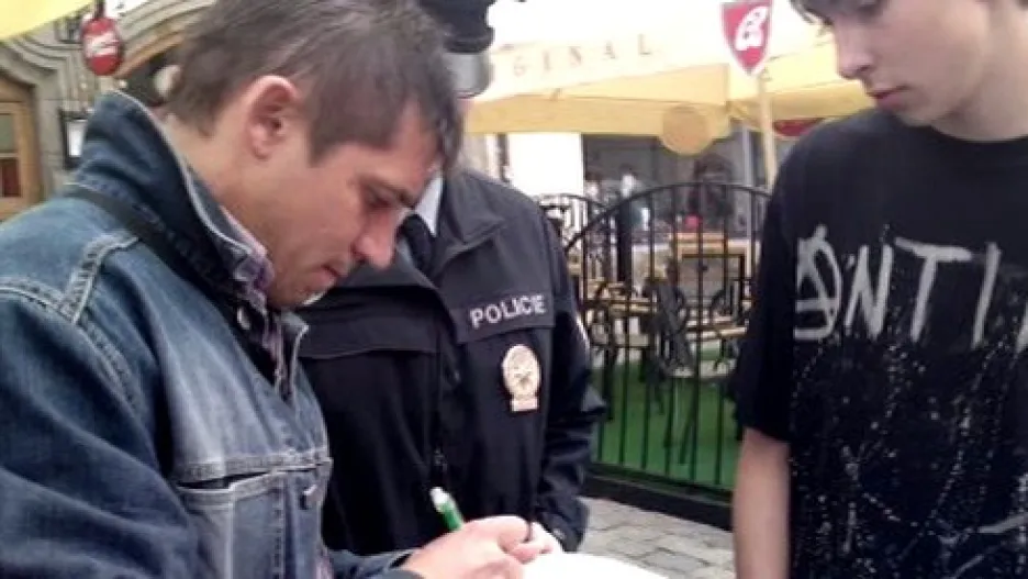 Policejní kontroly na mítinku ČSSD