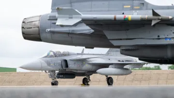 Stíhačky Jas-39 Gripen z letecké základy v Čáslavi