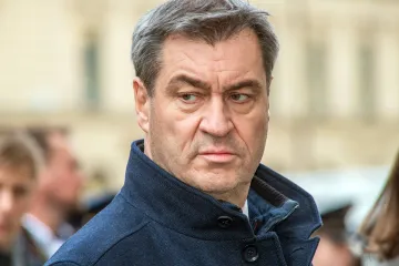 Nizozemské volby jsou varováním, EU potřebuje azylovou reformu, míní bavorský premiér