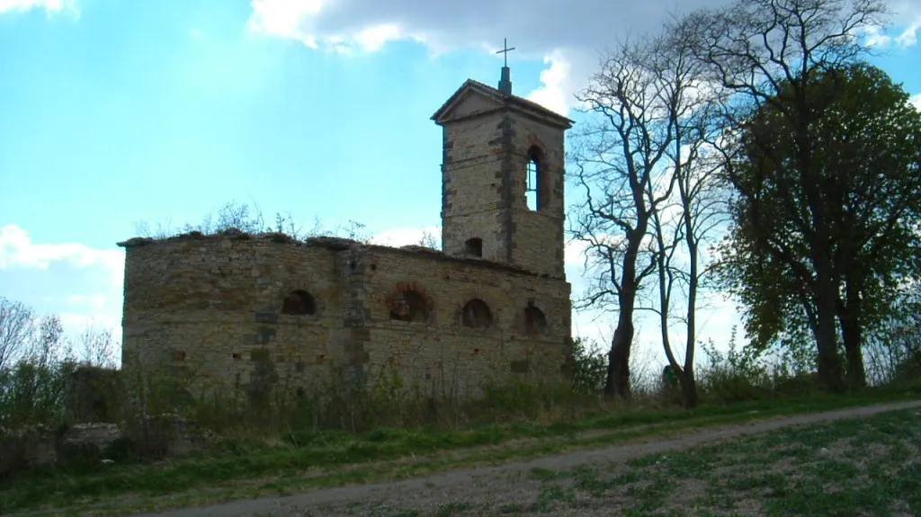 Zřícenina kostela Prachová