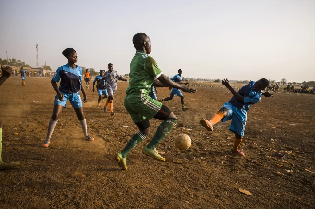 V lednu 2019 přijela do Beninu delegace z FIFA, která vytváří novou sportovní strategii pro školy. Beninský prezident Patrice Talon v této souvisloti představil plán na vybudování čtyř nových fotbalových škol, jedna z nich bude speciálně pro ženy