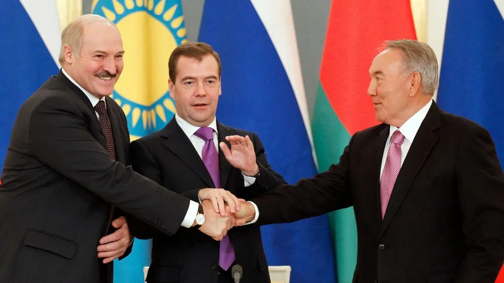 Alexandr Lukašenko, Dmitrij Medvěděv a Nursultan Nazarbajev