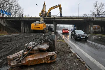 V Ostravě začali bourat most. Omezení zasáhnou řidiče i MHD