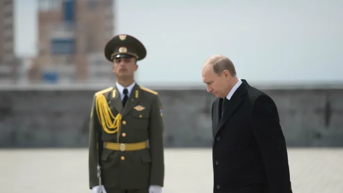 Památce zabitých Arménů se poklonil i Vladimir Putin