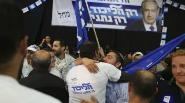 Příznivci Likudu oslavují výsledky voleb