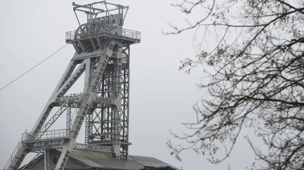 Důl Schoeller v Libušíně u Kladna na snímcích z 26. listopadu 2021. Před 20 lety, dne 29. listopadu 2001, zde došlo k explozivnímu vyhoření směsi metanu se vzduchem. Při nehodě zahynuli čtyři havíři