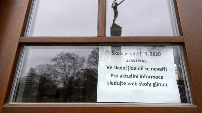 Oznámení o uzavření gymnázia J. K. Tyla v Hradci Králové