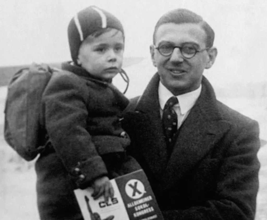 Díky iniciativě Nicholase Wintona bylo v roce 1939 zachráněno 669 převážně židovských dětí z okupovaného území Československa před transportem do koncentračních táborů. Děti našly nový domov ve Velké Británii