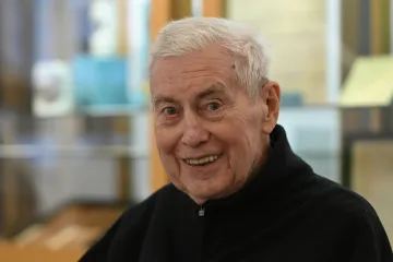 Jiří Grygar slaví 90 let. Desítky let popularizuje vědu a chrání ji před pavědou