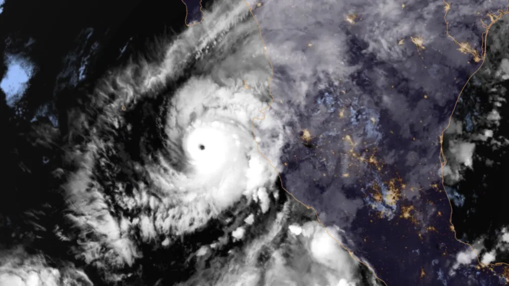 Hurikán Willa na satelitním snímku