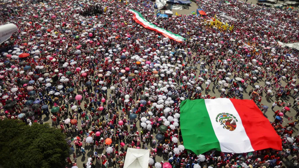 Demonstrace na podporu demokracie v Mexico City (19. května 2024)