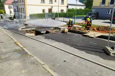 Hasiči likvidovali požár a únik plynu ve Vrbně pod Pradědem. Evakuovat museli desítky lidí