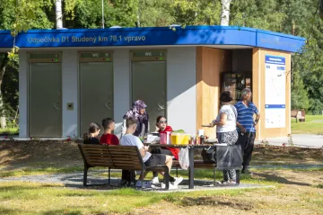 Na D1 u Studeného vznikla nová odpočívka. Častý odpor místních brzdí stavbu dalších