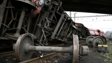 Vykolejený vlak u Nového Sedla