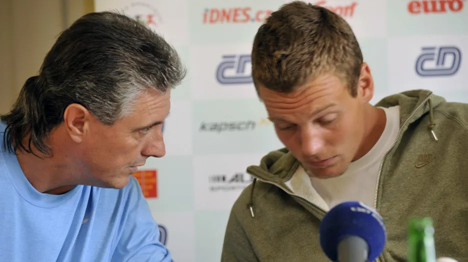 Tomáš Berdych s kapitánem Navrátilem