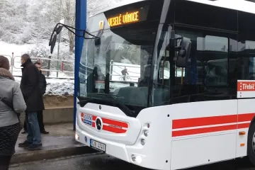 Třebíčí se lidé projedou moderně. Autobusy budou mít wi-fi i nabíječky