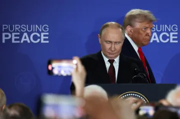 Větší porce naděje a úlevy nepřišla, hodnotí summit Trump–Putin Landovský