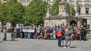 Studenti brněnské JAMU se připojili k akci na podporu veřejnoprávních médií