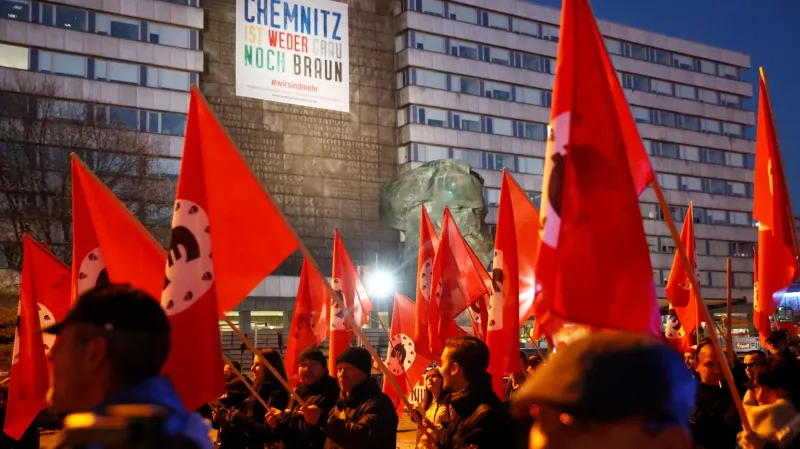 Demonstrace v Chemnitzu kvůli návštěvě kancléřky Merkelové