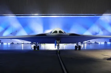 Američané ukázali nový bombardér B-21 Raider