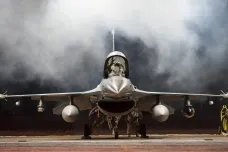 Stíhačky F-16 jako horký brambor. Dodání Ukrajině by prolomilo další psychologickou hranici pomoci