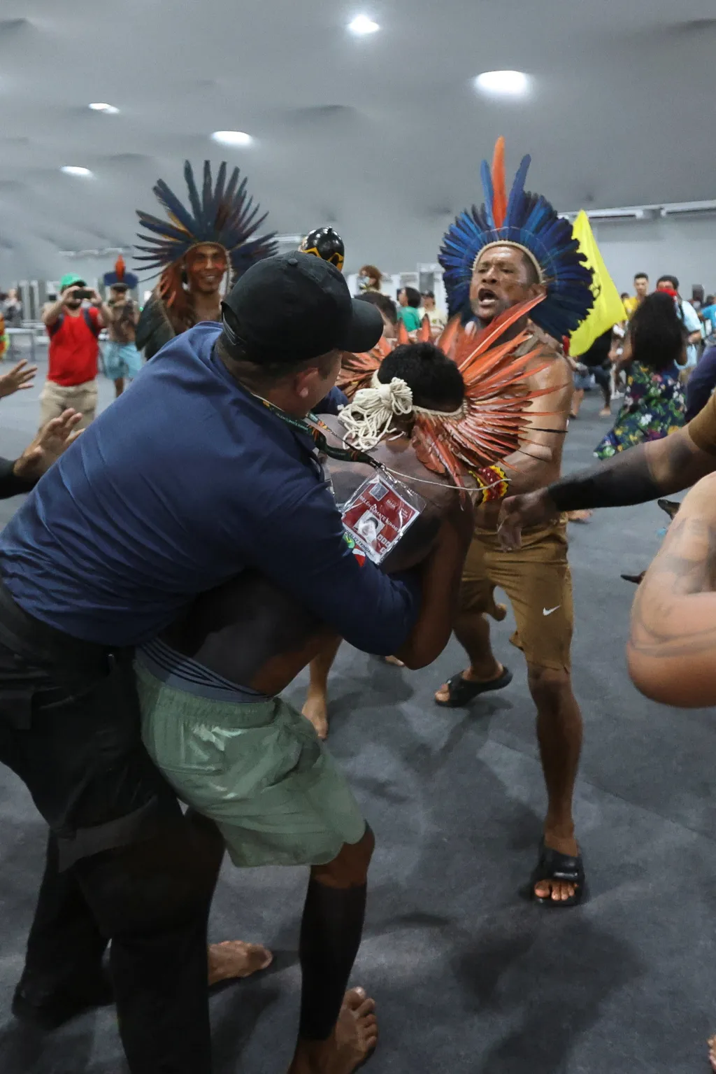 Demonstranti násilím vtrhli do místa konání konference OSN o změně klimatu