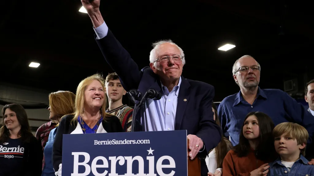 Bernie Sanders během březnového mítinku ve Vermontu
