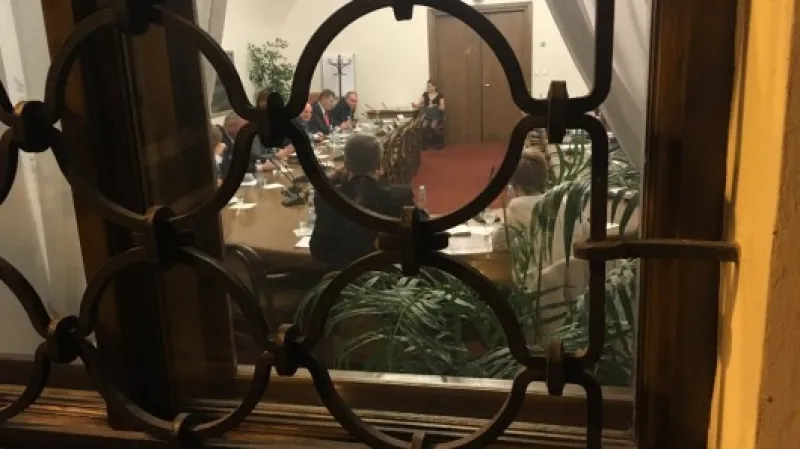 Schůze mandátového a imunitního výboru,  Autor: Jakub Železný,  Zdroj: ČT24