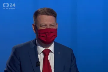 Lidé se bojí, stát by je měl motivovat utrácet, soudí Prouza