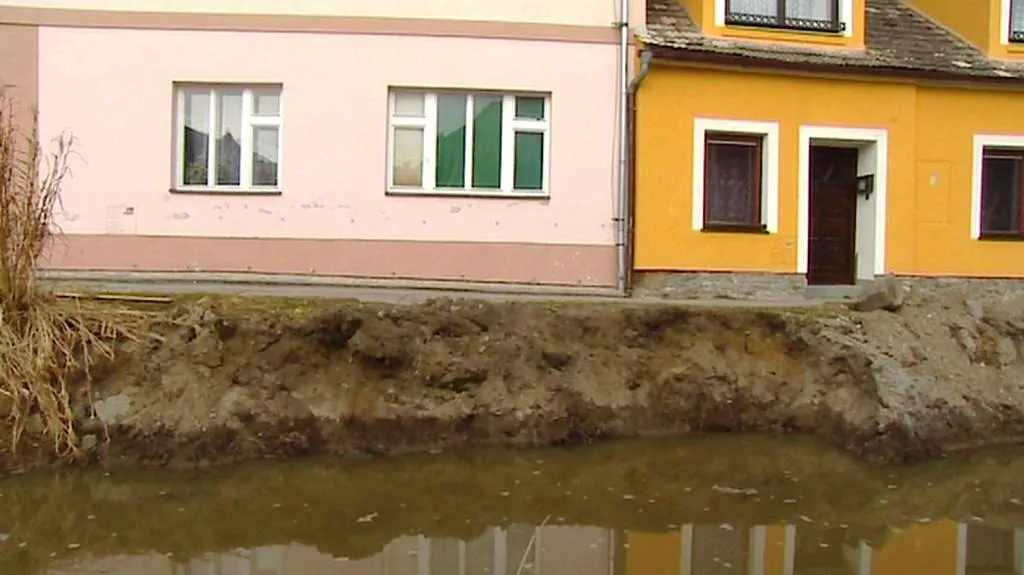 Farský potok protéká Trhovými Svinami