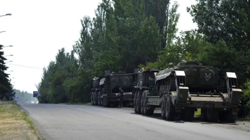 Politolog: Fakticky se na Ukrajině o válku jedná