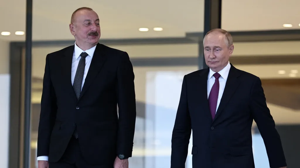 Ilham Alijev a Vladimir Putin na snímku ze srpna 2024