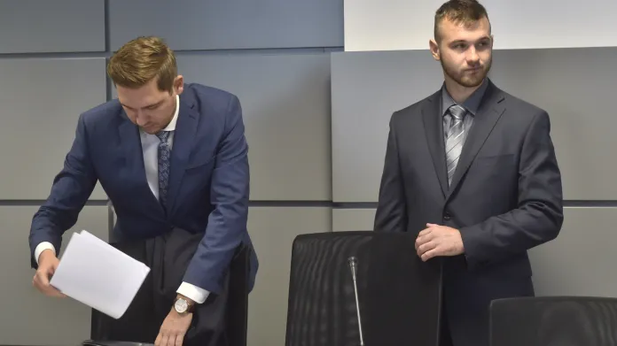 U odvolacího soudu olomouckého krajského soudu stanul 18. září 2018 velitel vozidla Marcel Kulišťák (vpravo)