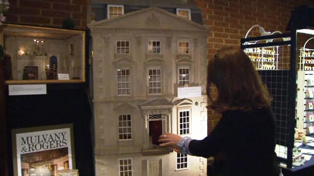 Výstava domečků pro panenky