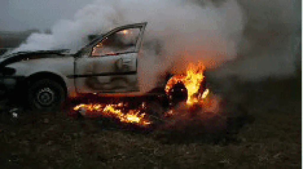 Hořící auto