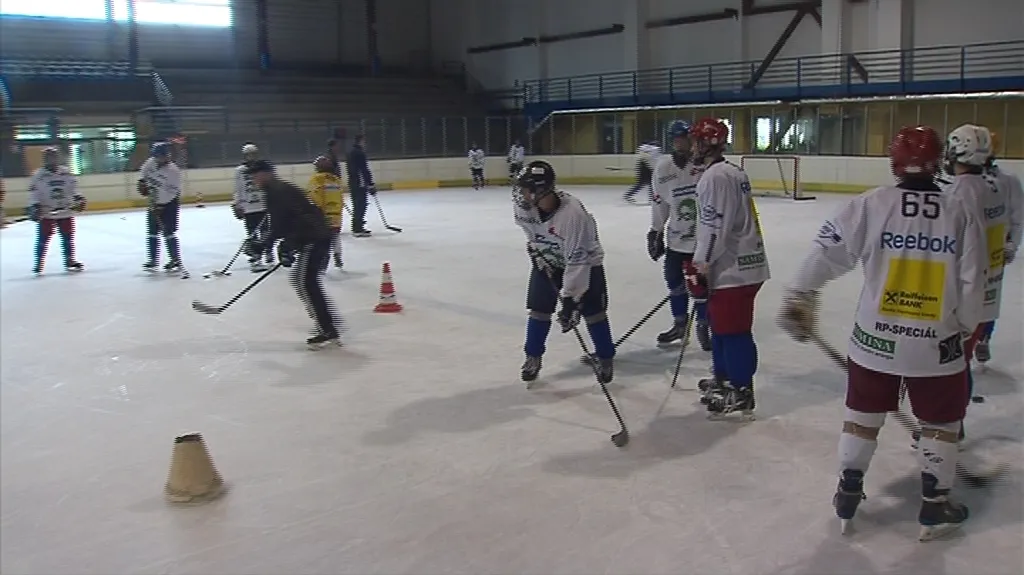 V Blansku na letním hokejovém kempu trénují desítky hráčů