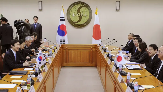 Diplomatické sbory Japonska a Jižní Koreje