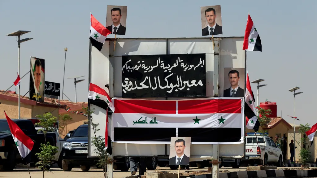 Billboardy s Asadovým portrétem