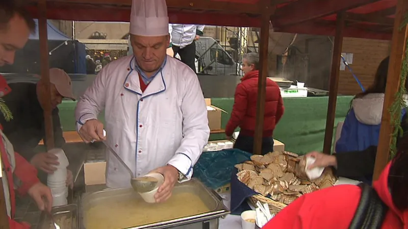 Pražský primátor Bohuslav Svoboda na Staroměstském náměstí