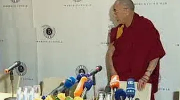 Dalajlama na tiskové konferenci