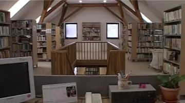 Nově opravená sýpka - knihovna