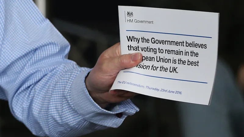 Letáky britské vlády s důvody, proč zůstat v EU