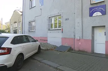 Šestnáct zaměstnanců společnosti pečující o drogově závislé v Ostravě podalo výpověď